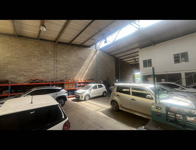 410M² WAREHOUSE TO LET IN SPARTAN